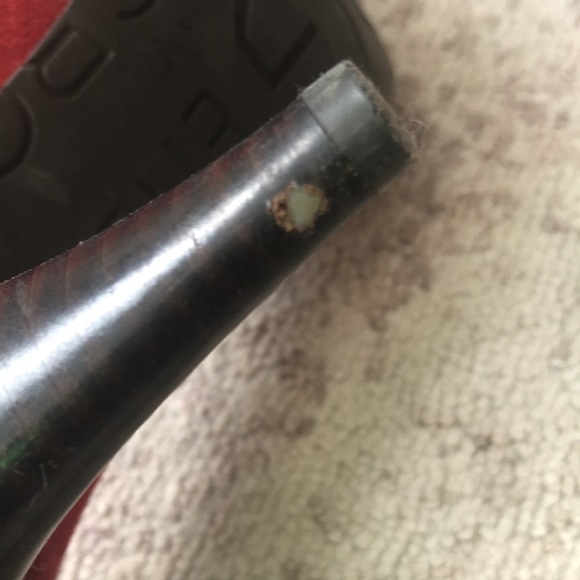 Ladies BCBG red suede pumps - Picture 4 of 6